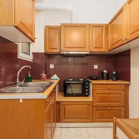 Nostos Apartment, With A Spacious Backyard อาร์เตมีดา ภายนอก รูปภาพ