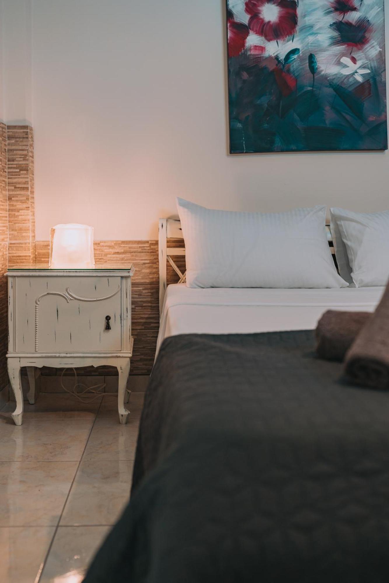 Nostos Apartment, With A Spacious Backyard อาร์เตมีดา ภายนอก รูปภาพ
