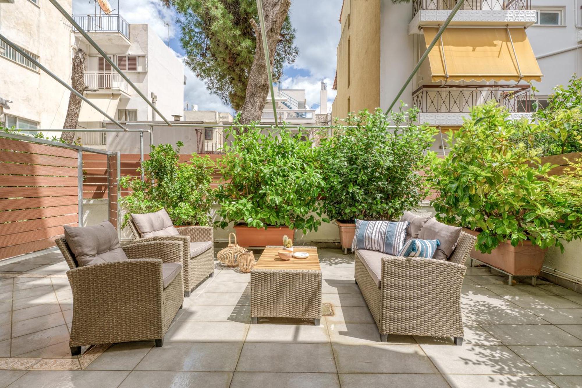 Nostos Apartment, With A Spacious Backyard อาร์เตมีดา ภายนอก รูปภาพ